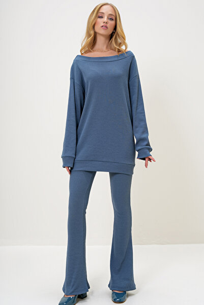 Trend Alaçatı Stili Set aus Oversize-Bluse mit Indigo-Boot-Ausschnitt und Hose mit spanischem Bein – ALC-X13059