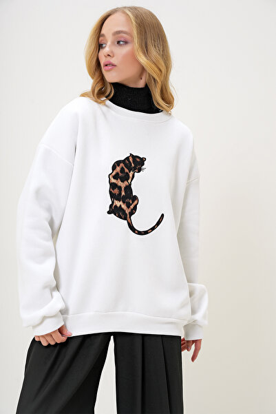 Trend Alaçatı Stili Dámská mikina Ecru Crew s leopardím potiskem, 3 vlákna Alc-X13155