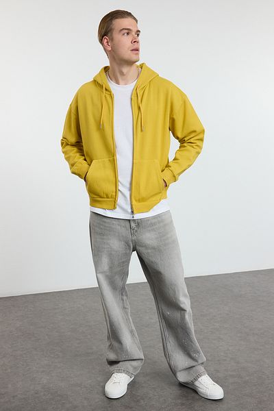 Trendyol Collection Übergroßes senffarbenes Crop-Sweatshirt – Kängurutasche, kurze Kapuze, TMNAW25SW00172