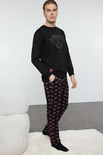Trendyol Collection Černá sada pánského pyžama s potiskem Regular Fit - TMNAW25PT00012