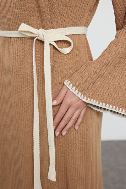 Edit by Trendyol Μακρύ πλεκτό φόρεμα Camel - με λεπτομέρεια ραφής, TEDAW25EB00018
