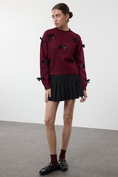 Trendyol Collection Weich strukturierter weinroter Strickpullover – Band-/Schleifendetail TWOAW25KZ00155