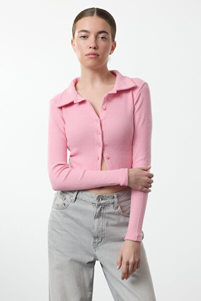 Trendyol Collection Ροζ κουμπιά Λεπτομερής εφαρμογή στο σώμα Crop Polo λαιμόκοψη ελαστική πλεκτή μπλούζα TWOAW22BZ0522