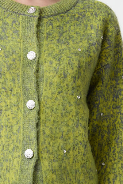 Trendyol Collection Šedý knoflík Detailní měkký texturovaný vzorovaný kabát vypadající pletený svetr TWOAW25HI00185