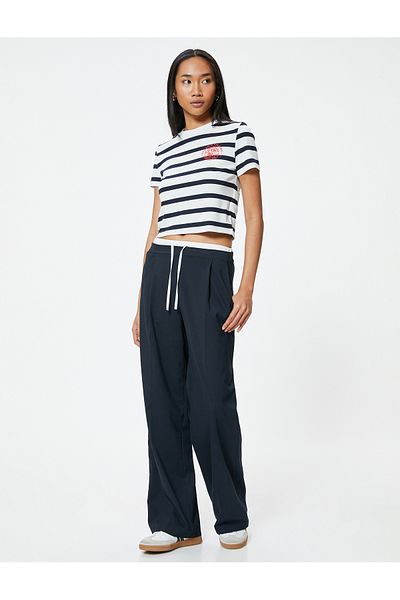 Koton Tricou crop cu mânecă scurtă imprimat cu decolteu