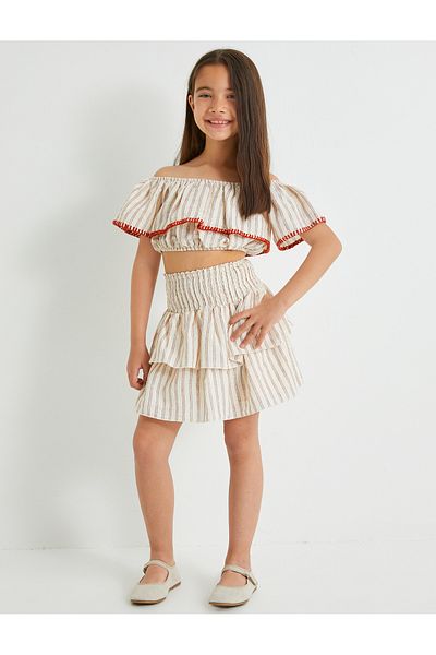 Koton Kurze Bluse mit Volant und offenen Schultern – besticktes Detail