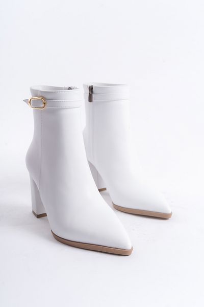 Shoesers Γυναικείες αγκράφες ειδικής σχεδίασης Λεπτομερείς μπότες με μυτερό φερμουάρ με μεσαίο τακούνι σε λευκό χρώμα