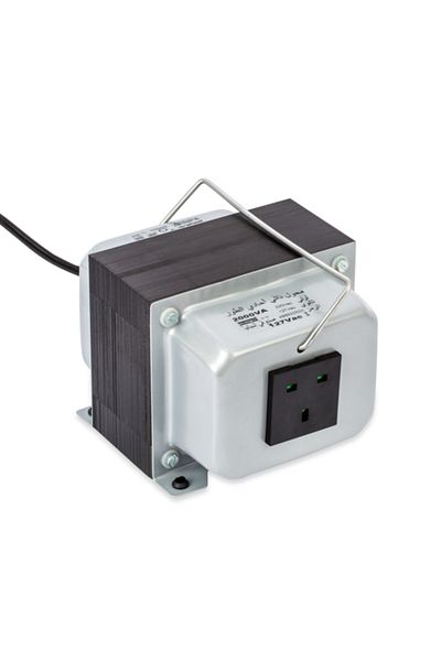 Manumag 2000W 3 Pins British Plug Current Converter