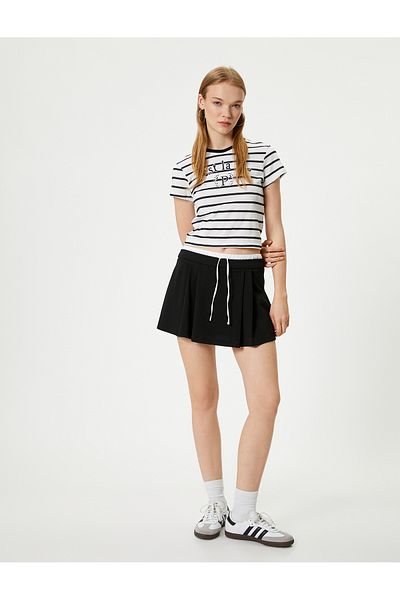 Koton Tricou cu mânecă scurtă cu slogan cu decolteu