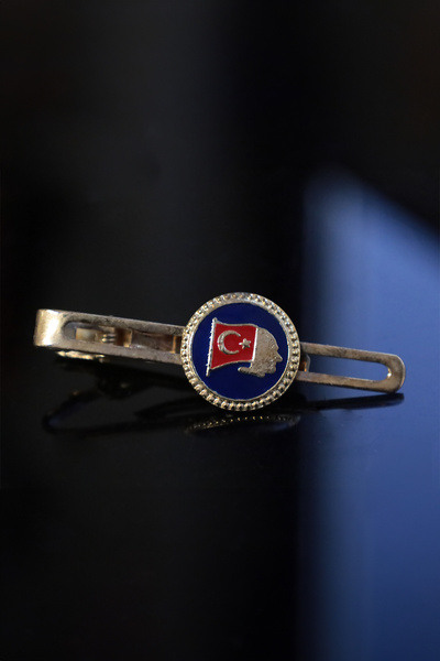 Kuker Madeni Eşya Atatürk Figürlü Türk Bayrağı Kravat İğnesi