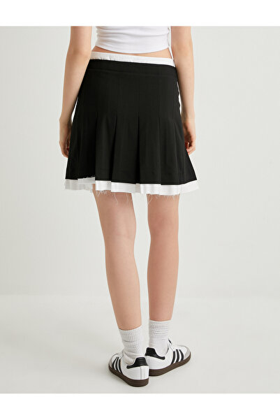 Koton A-vonalú mini hajtogatott szoknya - dupla réteg és színkontraszt