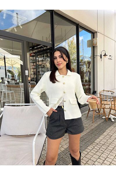 Puella Blazer cu buzunar cu nasturi aurii pentru damă. Jachetă crop pentru femei