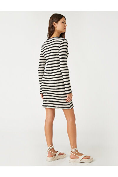 Koton Pletené tužkové šaty s dlouhým rukávem s výstřihem