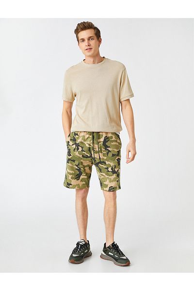 Koton Shorts mit Tarnmuster
