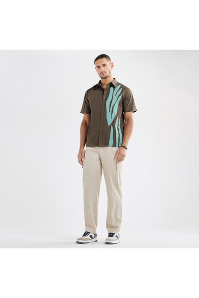 FAV Leaf Applique Detail Shirt with Short Sleeves