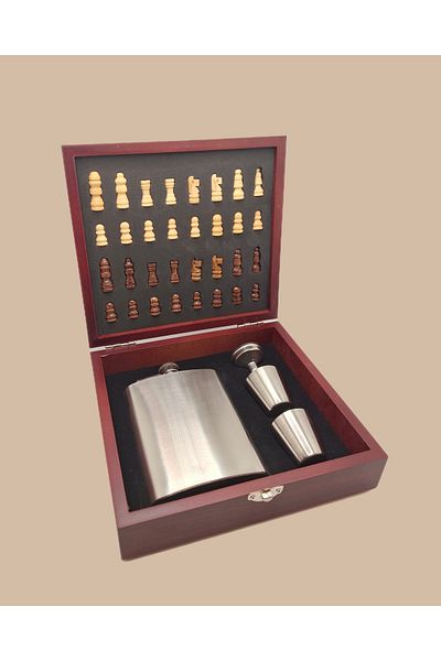 Han Ticarethane Brown Custom Wooden Chess and Flask Set