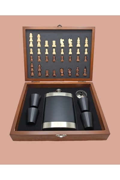 Han Ticarethane Light Brown Chess Set with Wooden Water Bottle