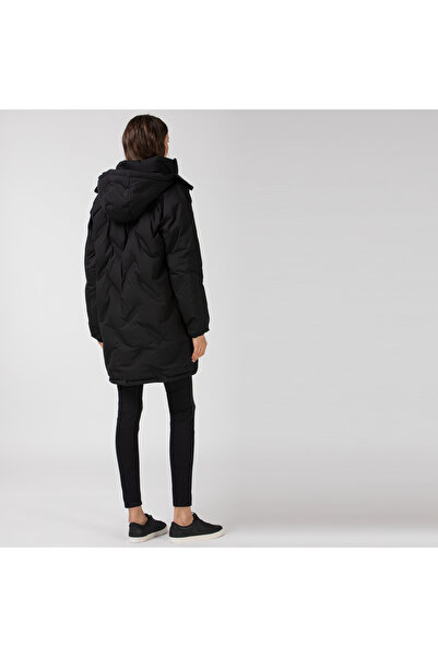 Lacoste Kadın Kapüşonlu Kapitone Siyah Mont