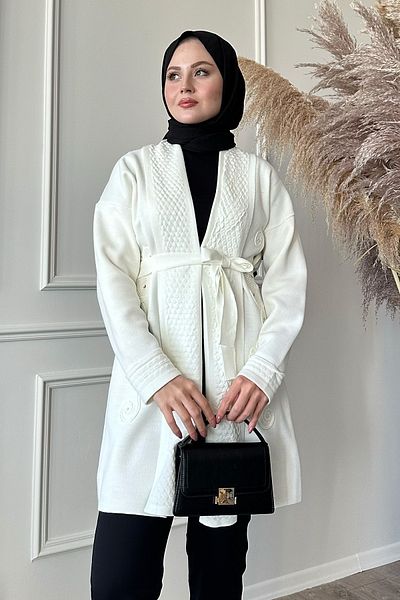 InStyle White Knitwear Jacket with Patterned Collar and Embroidery