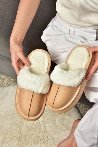 Fox Shoes T 918264209   Nerzfarbene Plüsch-Damenhausschuhe