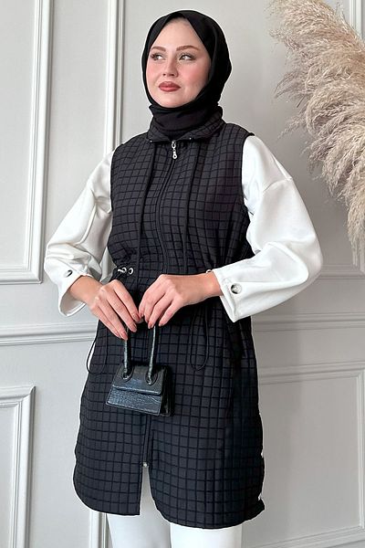 InStyle سترة سوداء مبطنة
