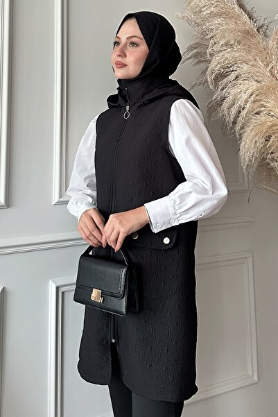 InStyle Стьобаний чорний жилет з кишенями