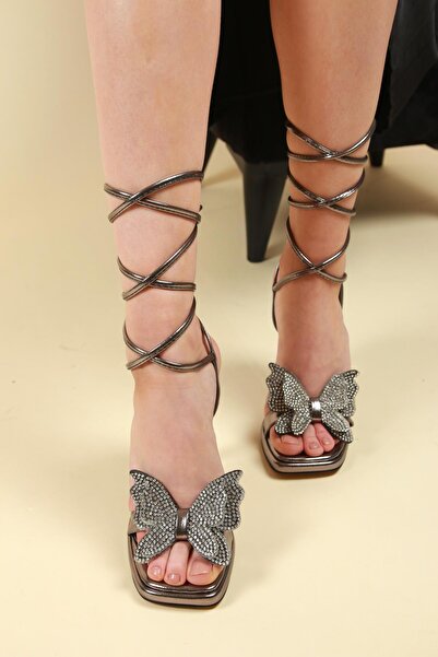 Birikon Platform Heeled Shoes with Butterfly Accessories PLATINUM