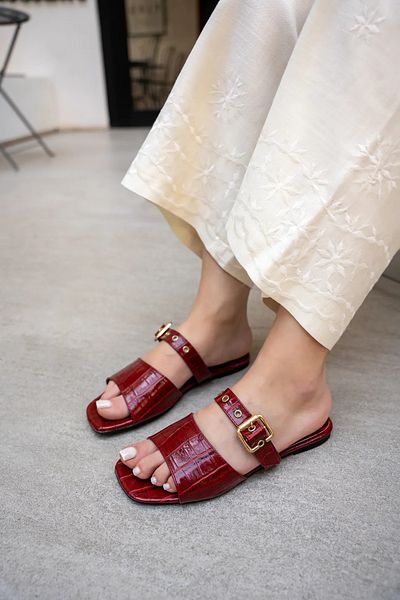 LAMİNTA Chello Burgundy Banded Buckle Detailed Crocodile Women's Leather Slippers