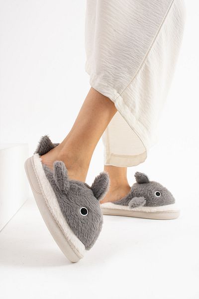 ALTUVATEKS House Slippers with Shark Figure