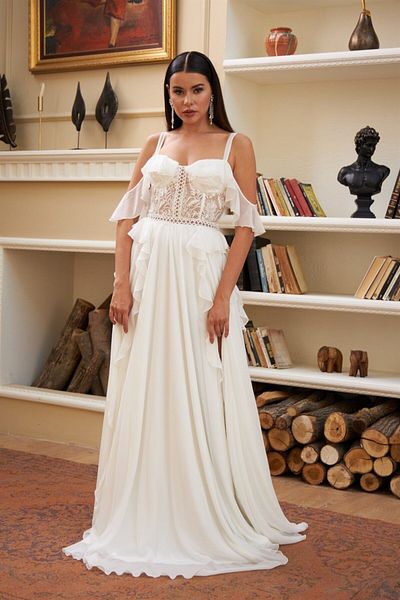 Carmen Ecru Flounce, Lace Slit Evening Dress, Outdoor Shooting Dress