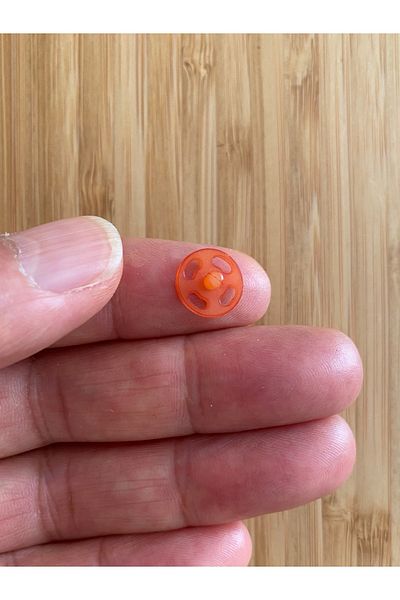 Kartopu Stand-Up Plastic Snap Fastener 1cm (10mm) Pack of 10 (10 Pairs). Color: Orange.