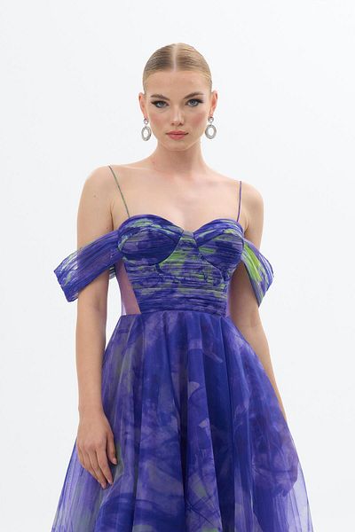 Carmen Lila Abendkleid mit Trägern und Organza-Print