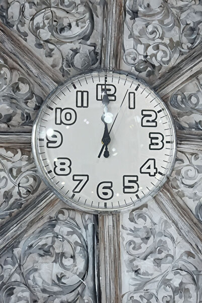 TechnoStation Dekor Duvar Saati Gümüş Kenarlı Kalın Font Duvar Saati Zarif Ge...