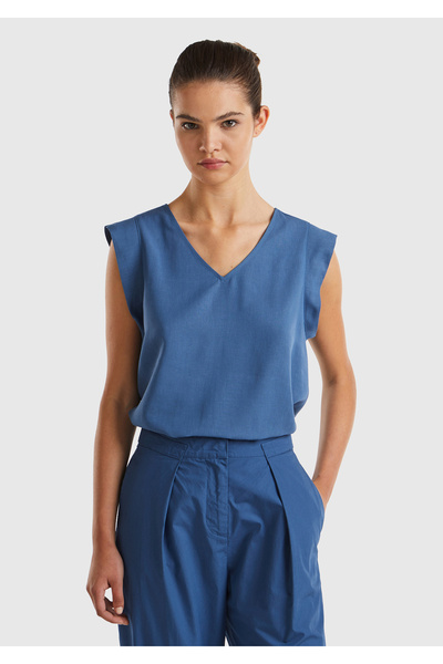 United Colors of Benetton Дамска блуза с V-образно деколте, широка кройка, от лен и лиоцел, в цвят тъмно син