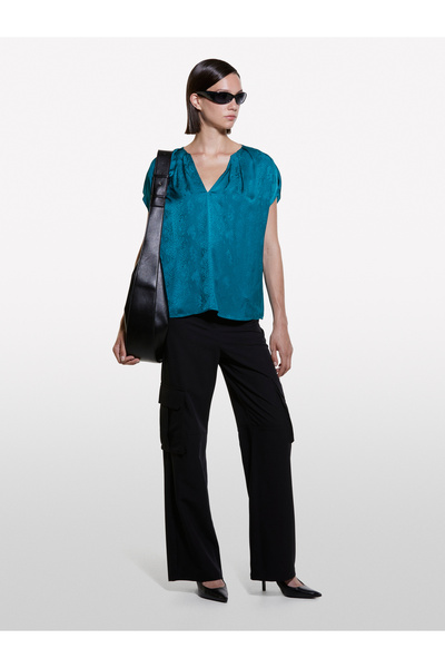 Sisley Women's Emerald Green 100% Viscous Regular Cut Kimono Sleeve V-Neck Blouse