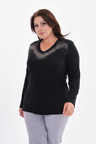 charamela بلوزة نسائية سوداء بأكمام طويلة وتفاصيل حجرية مقاس كبير - BGB47