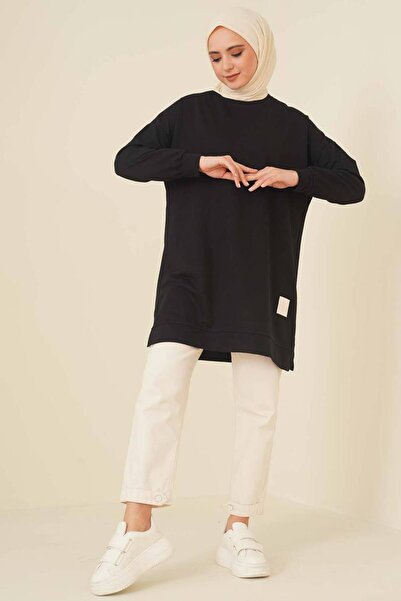 By Kuzey Aras عرق حجاب أسود بتفاصيل شق موسمي بخيطين