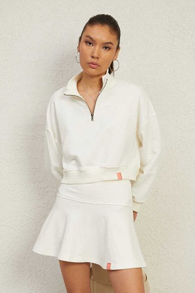 Clothing palette SWEATSHIRT SCURT CU GOLĂ FERMOAR