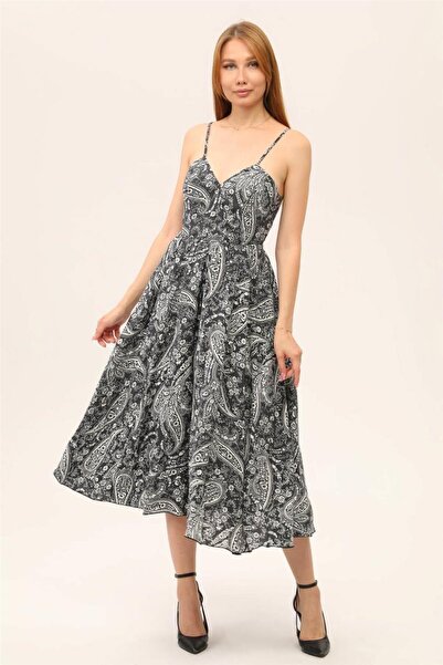 HomeStore Detaylı Elbise Desenli Uzun Eşarp Detaylı Elbise