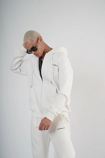 Butik Комплект топ Trend Biz с качулка, цип отпред, щампа и оверсайз шарка