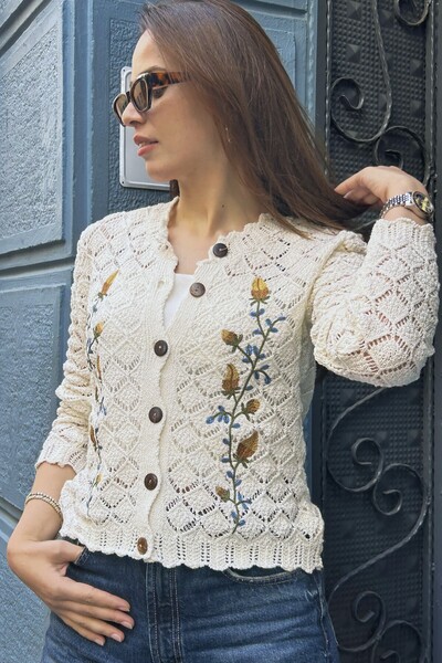 Ateilerdijle Cardigan clasic cu nasturi cu broderie florală ajurata