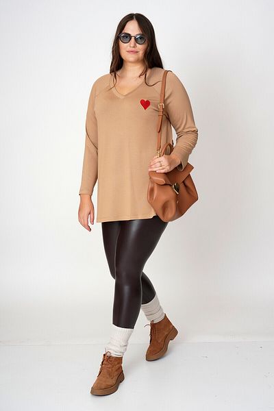 Büyük Moda Pulover tricotat subțire cu broderie inimă