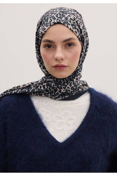 Fresh Blue Tiny Leopard Patterned Shawl