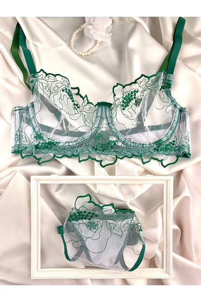Noche De Luz Sacre Women's Underwire Lace Lingerie Set