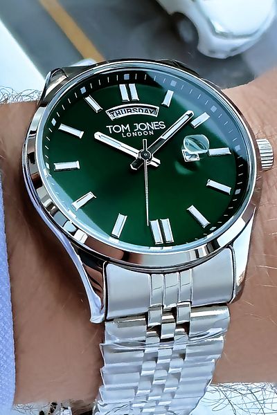 Tom Jones Men's Wristwatch - 3 ATM Waterproof, Silver Color, Steel Cord Bracelet with Gift Wlg1387