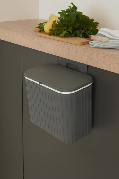 BİLTAŞ PLASTİK Vailo Gri Çizgili 8 Lt Mutfak Tezgah Üstü Ve Dolap Askılı Çöp Kovası