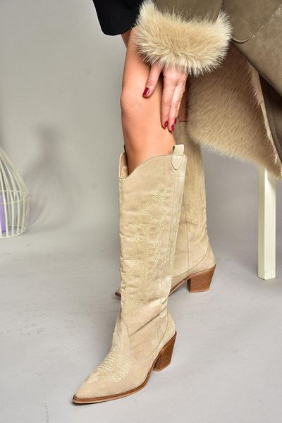 Fox Shoes Τ 267765202   Γυναικείες μπότες Beige Suede Cowboy Model