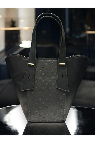 İsola Τσάντα ώμου ISOLA από συνθετικό δέρμα - Λεπτομέρεια χεριού και μπράτσου...