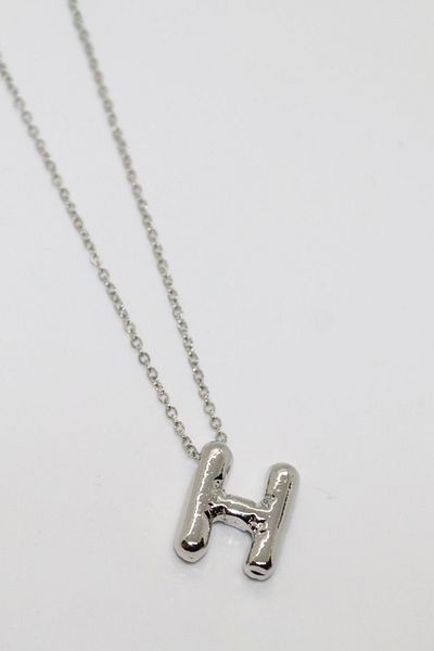 EUROMODA Simple Chain Letter Necklace with Letter Design