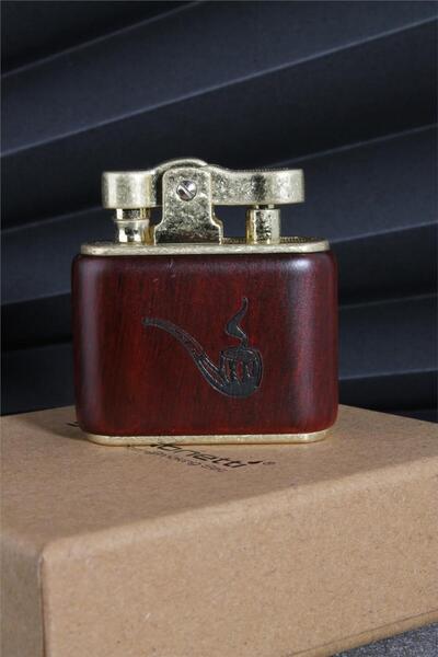 Silvio Monetti Bordo Renk Ahşap Desenli Benzinli Çakmak 24CSM889TR02